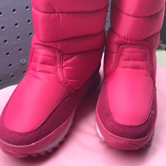 Hot pink winter moon ๐ boots winter snow bunny 80โs retro vintage shoes Velcro 8 - Picture 3 of 4